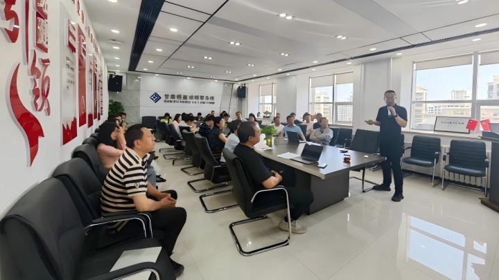 恒亚律所举办“龙虾AI工具实操+法律服务产品化”全所培训
